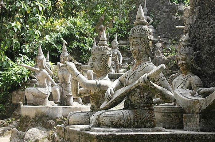 Магический сад Будды статуи