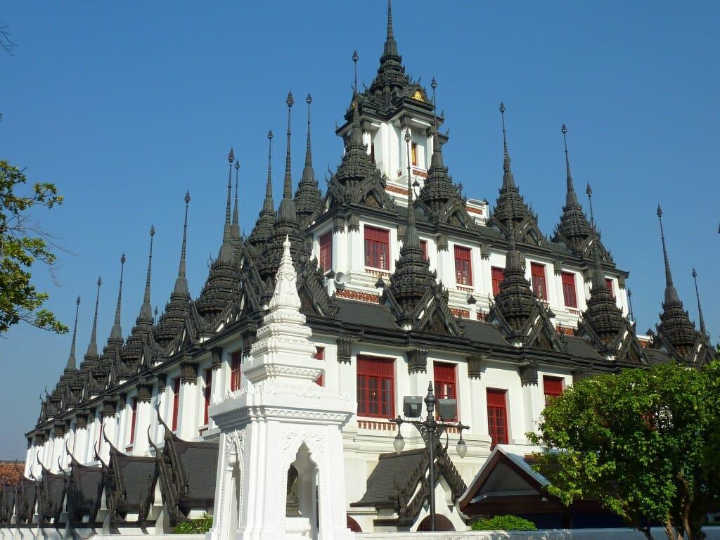 Храм Ратчанадарам (Бангкок)