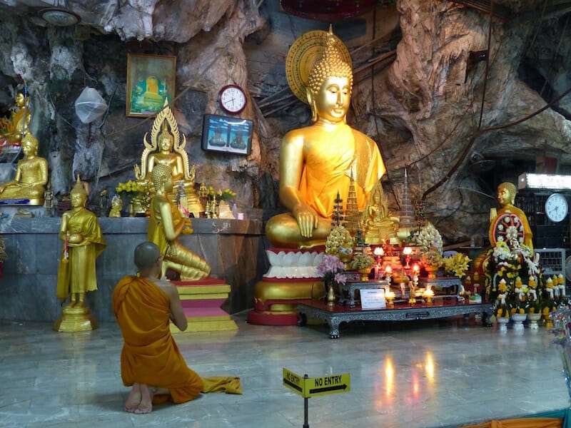 Храм Тигра в Пещере (Wat Tham Suea) пещера