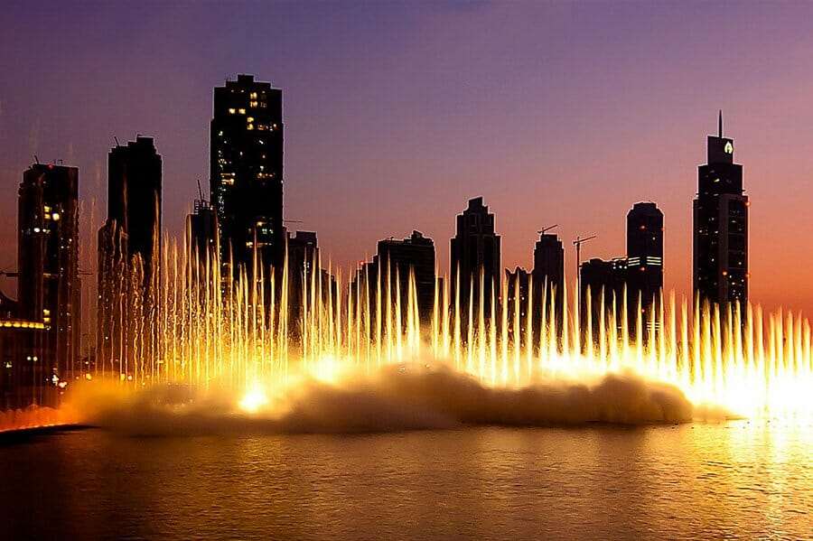 The Dubai Fountain — танцующий фонтан, который видно из космоса