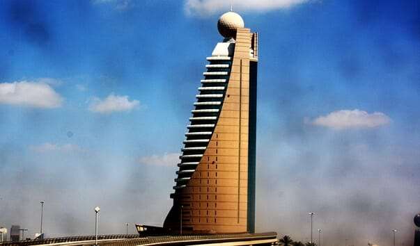 Здание компании Etisalat в Дубаи