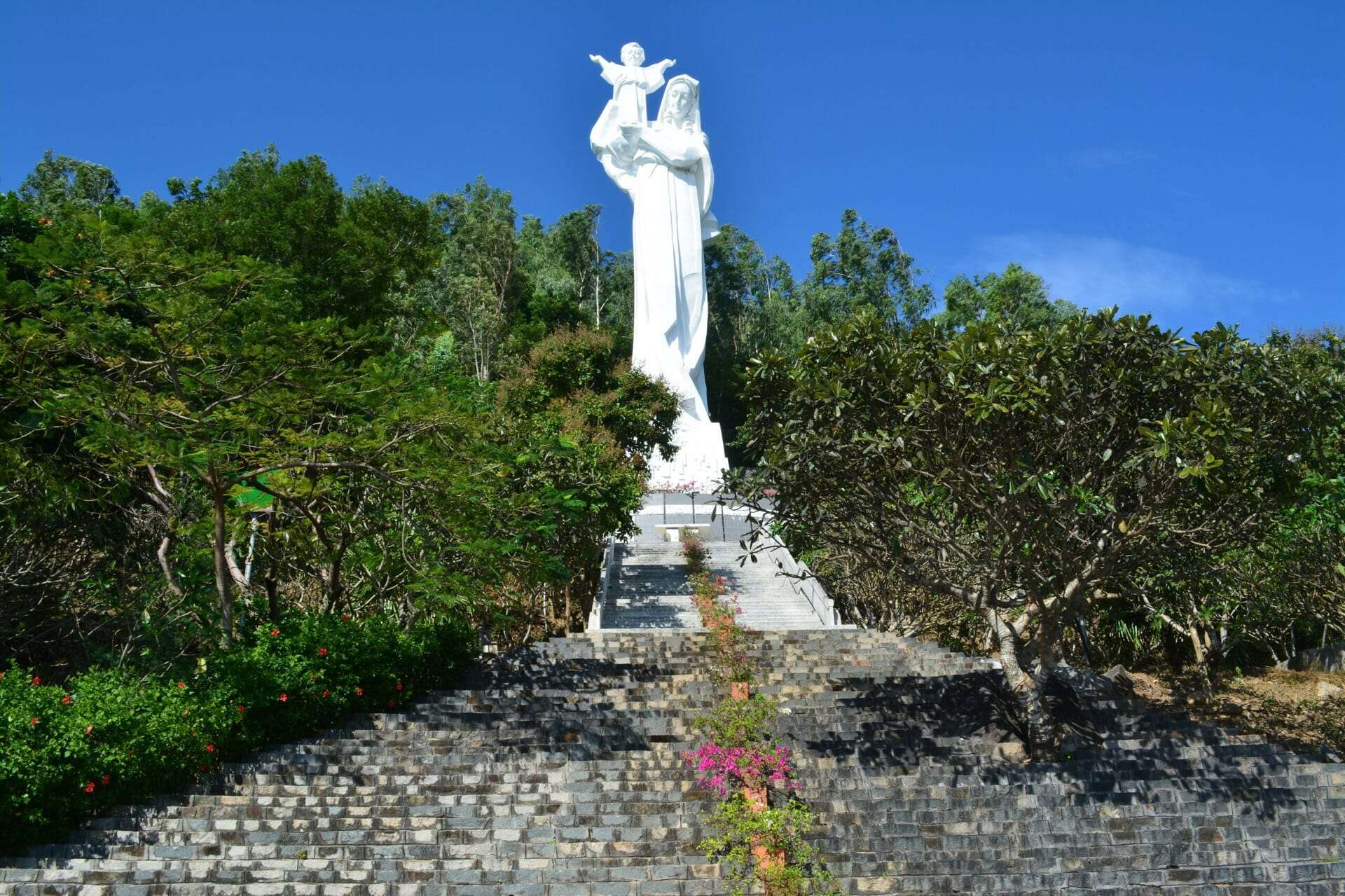 Статуя Девы Марии, Вунгтау
