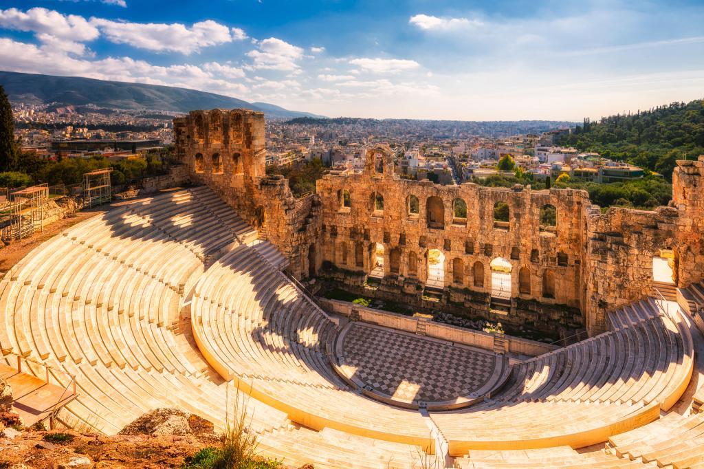 Греция – государство, история которого берет начало 8000-10 000 лет назад, и в течение этого времени столица его была неизменна – Афины