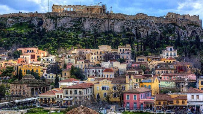 Подобно многим греческим городам Салоники не перестраивались со временем, а лишь разрастались вокруг старого города, сохраняя историческое и культурное наследие в целости.