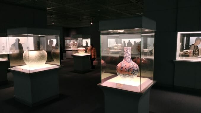 Экспонаты в Шанхайском музее