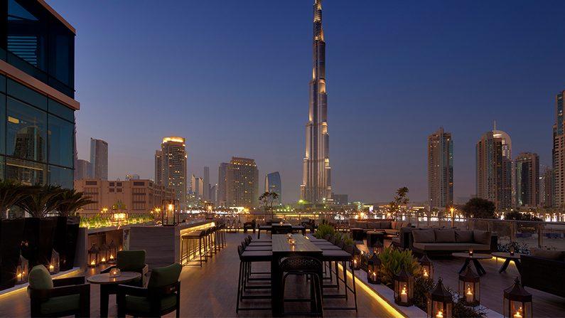 The Rooftop: Ресторан с видом на город и море, с меню сочетающим европейскую и международную кухню. Расположен на крыше отеля The Five Palm Jumeirah.