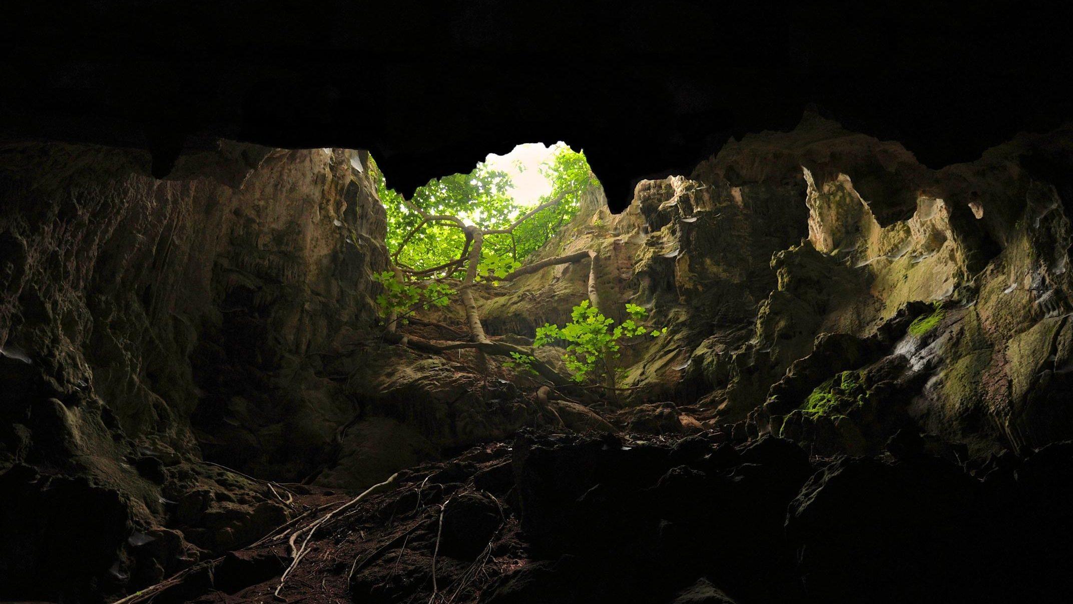 Пещеры Глоом (Gloomy Cave) - это невероятно красивое место в Норвегии, которое привлекает туристов со всего мира