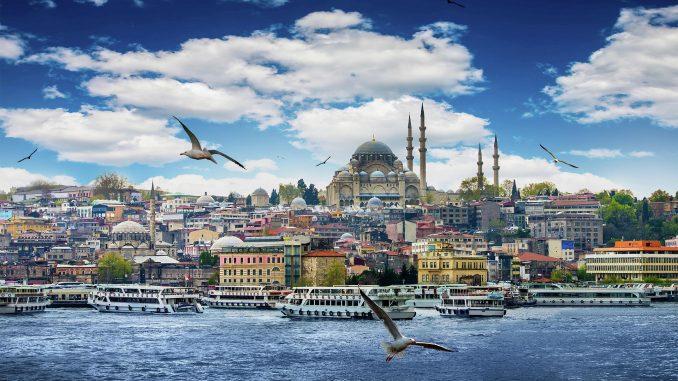 Стамбул - удивительный город, который сочетает в себе различные культуры и исторические эпохи