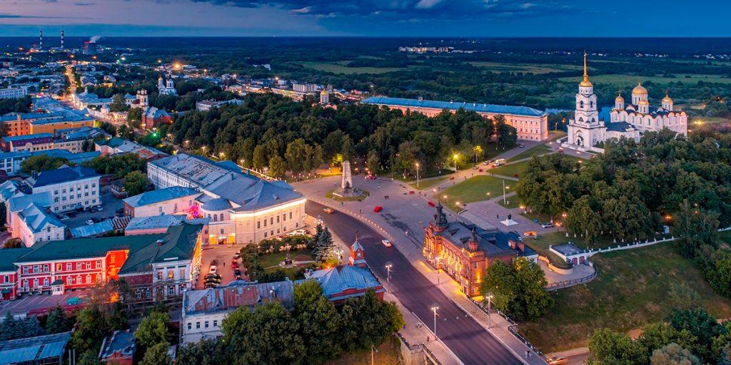 Последний день вашего путешествия на Золотом Кольце начинается в Костроме. Вам предстоит отправиться в последний город маршрута - Владимир.